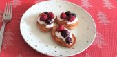 Banana Pikelets with yoghurt & berries